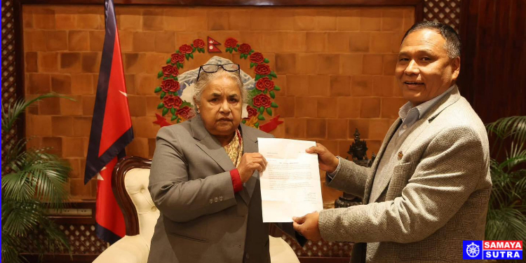 कुलमान घिसिङ बालुवाटार पुगे, राजीनामा बुझाउन